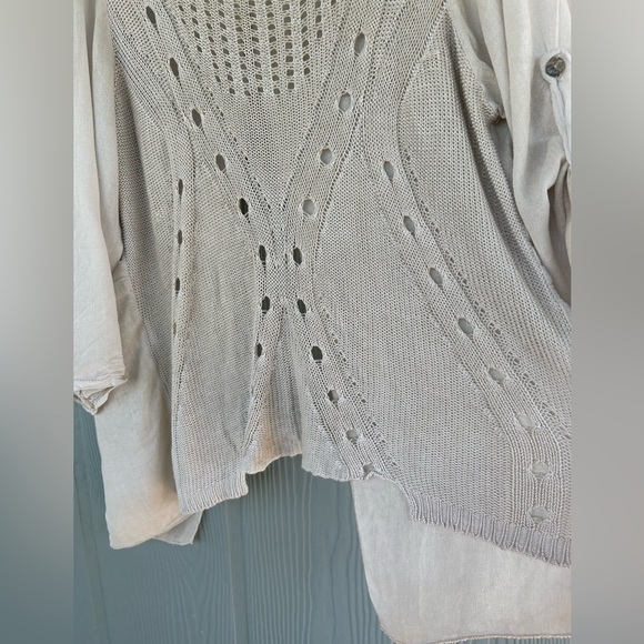 74.Women’s Italian BeigeTop
Size:M Petite - Picture 8 of 16